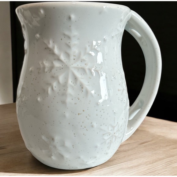 HALLMARK SNOWFLAKE HAND WARMING MUG - Picture 1 of 5